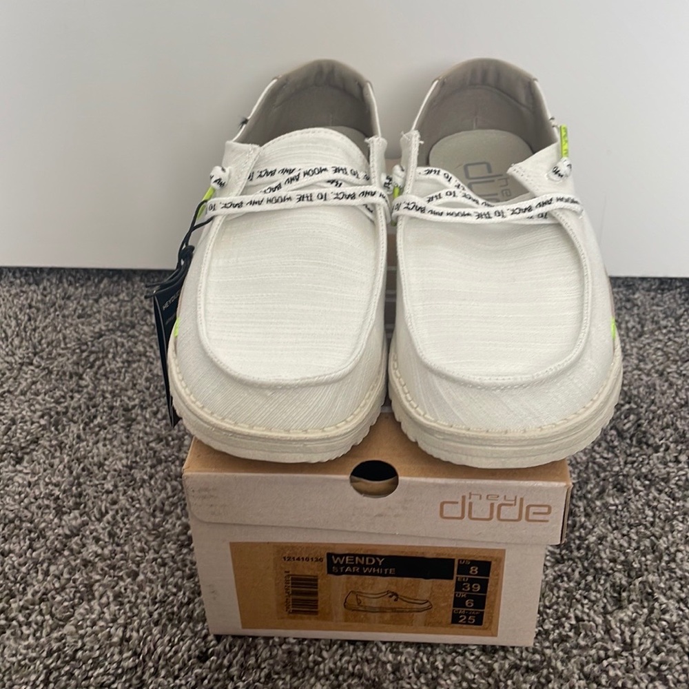 Brand new Hey Dude Wendy star white size 8